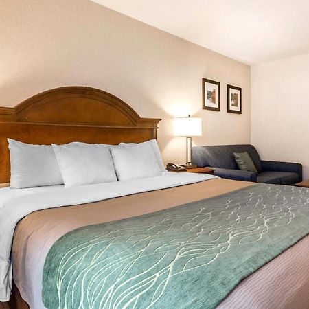 Comfort Inn & Suites Burlington Bagian luar foto