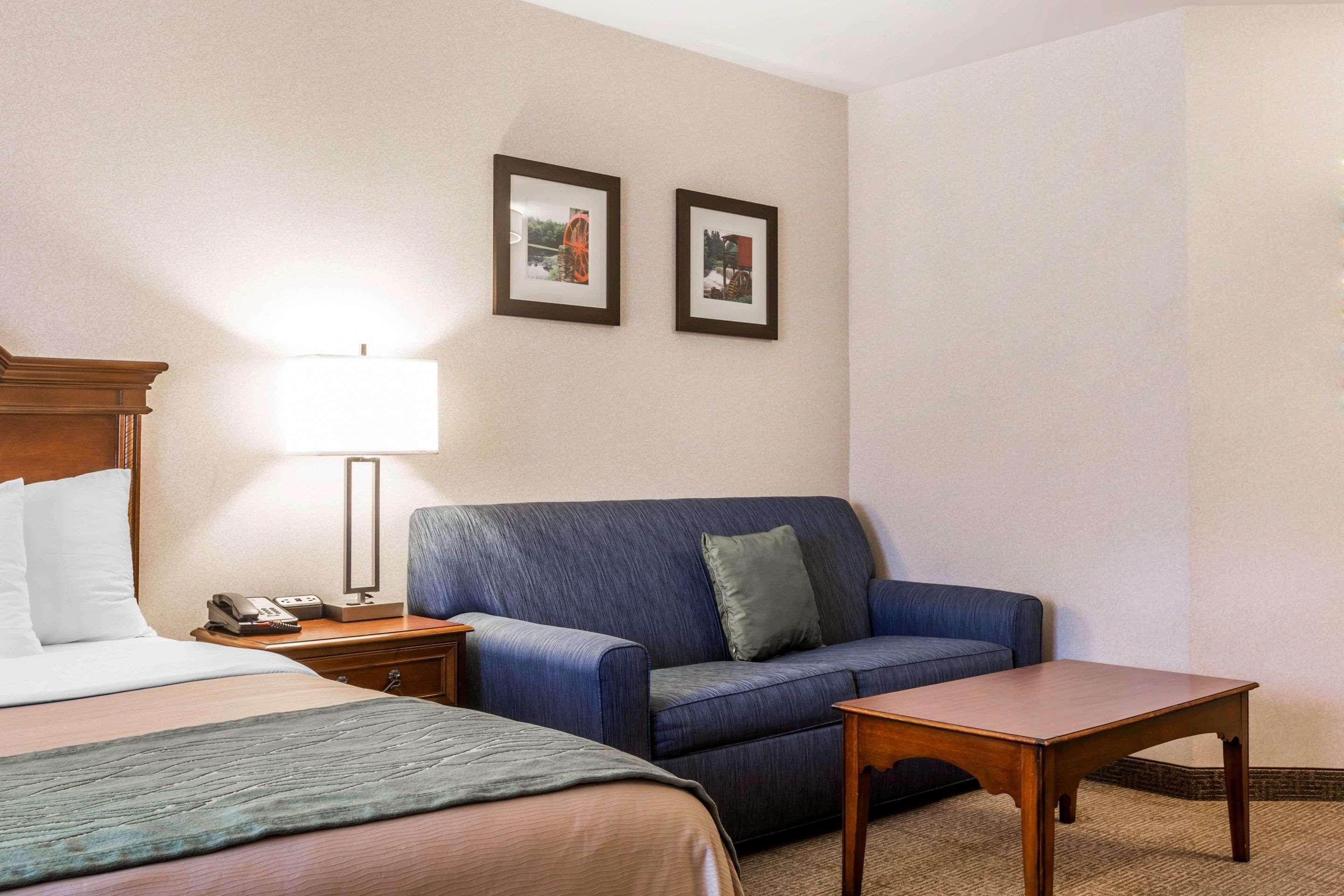 Comfort Inn & Suites Burlington Bagian luar foto
