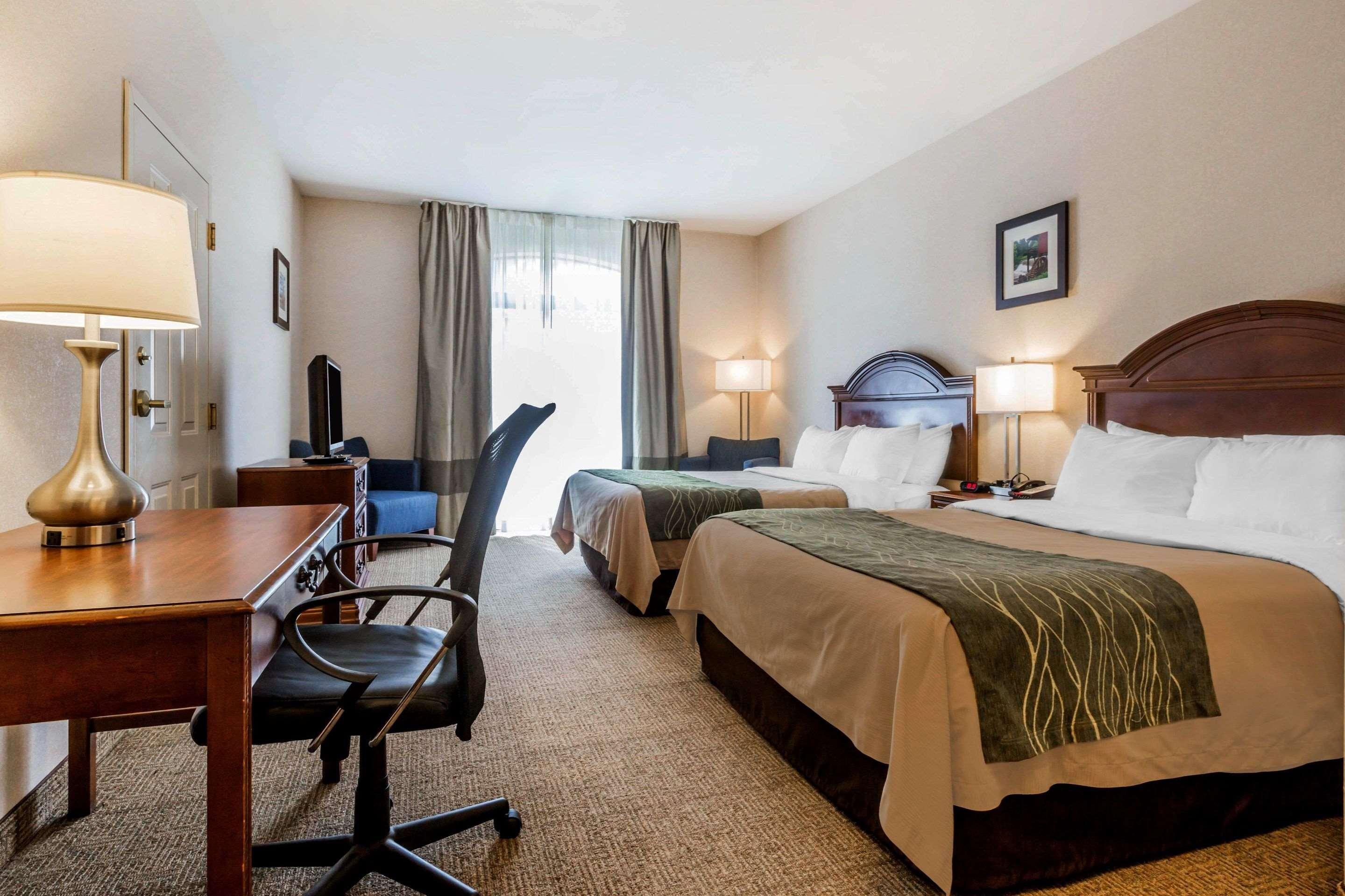 Comfort Inn & Suites Burlington Bagian luar foto