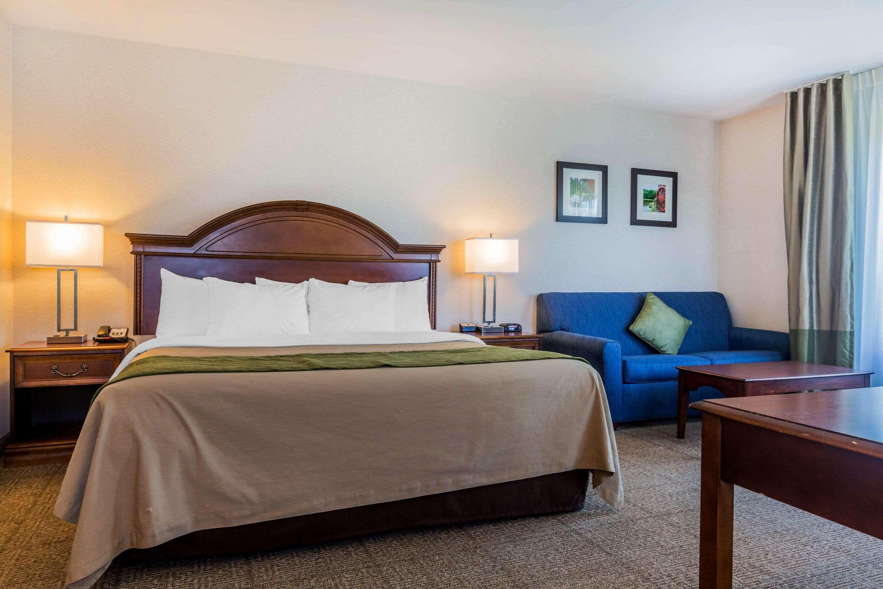 Comfort Inn & Suites Burlington Bagian luar foto