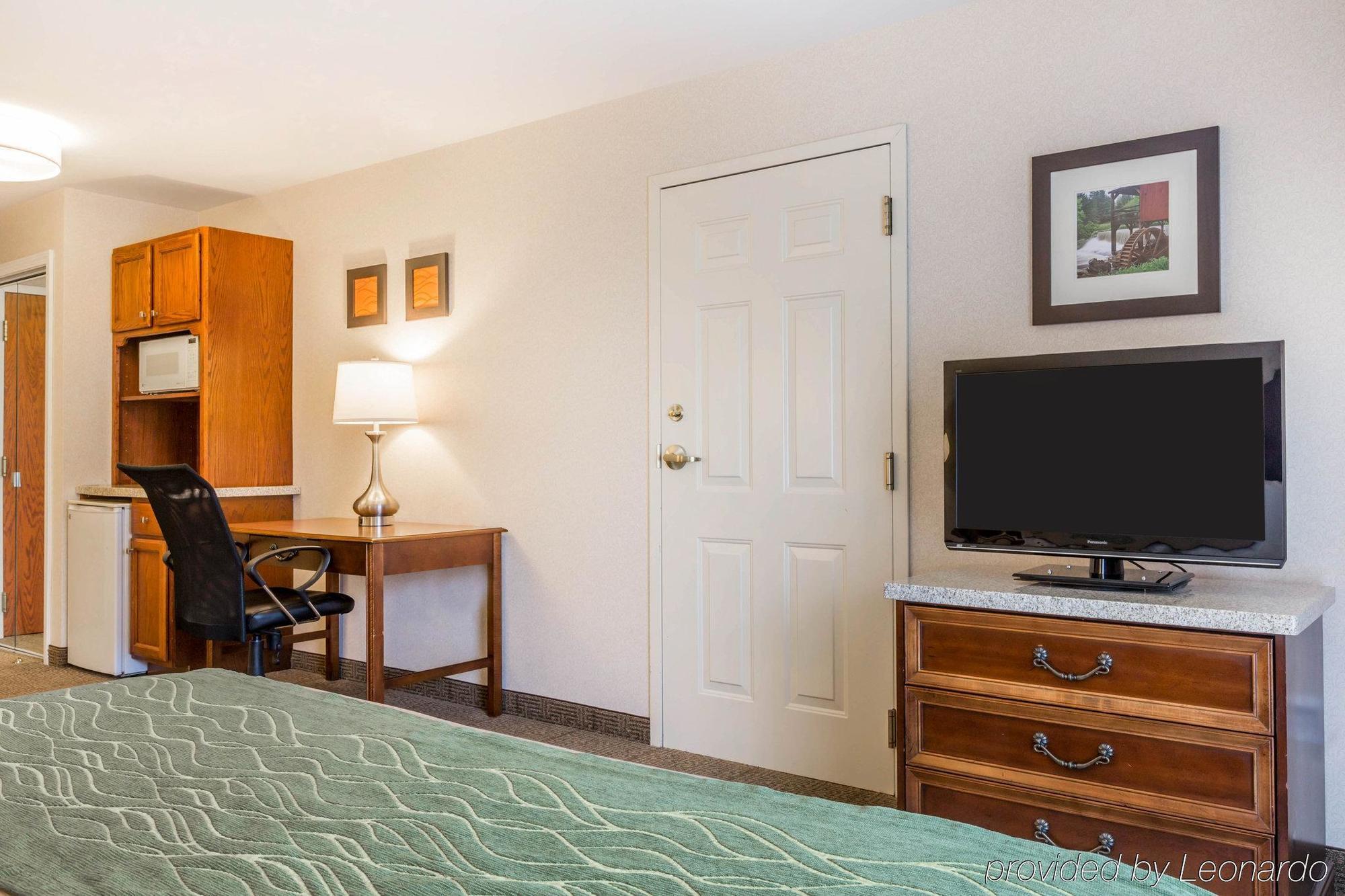 Comfort Inn & Suites Burlington Bagian luar foto