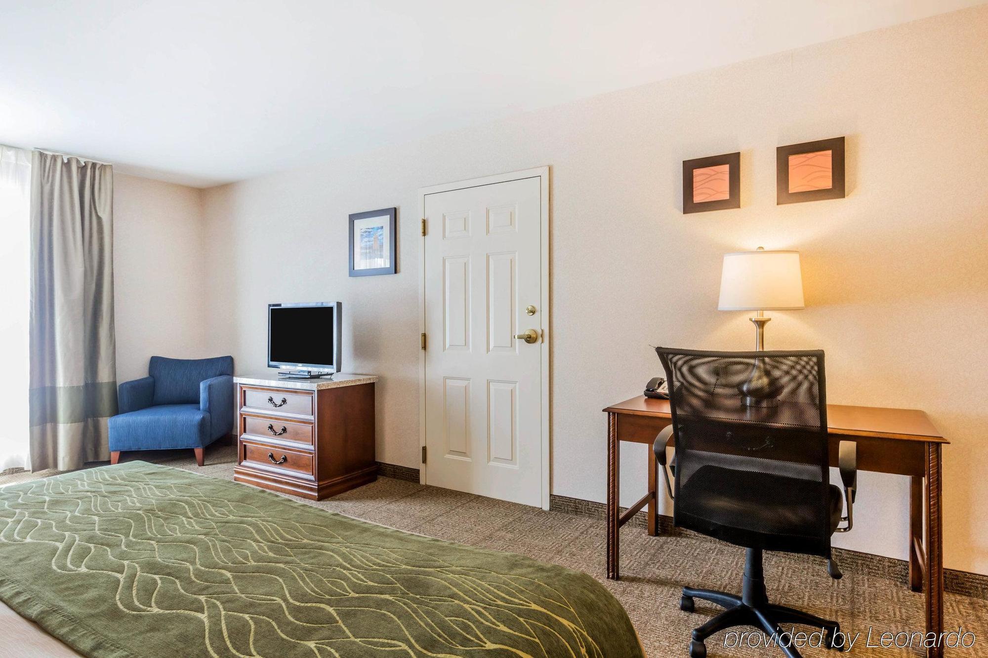 Comfort Inn & Suites Burlington Bagian luar foto