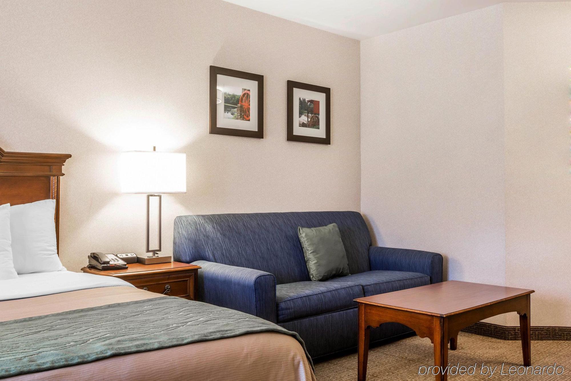 Comfort Inn & Suites Burlington Bagian luar foto