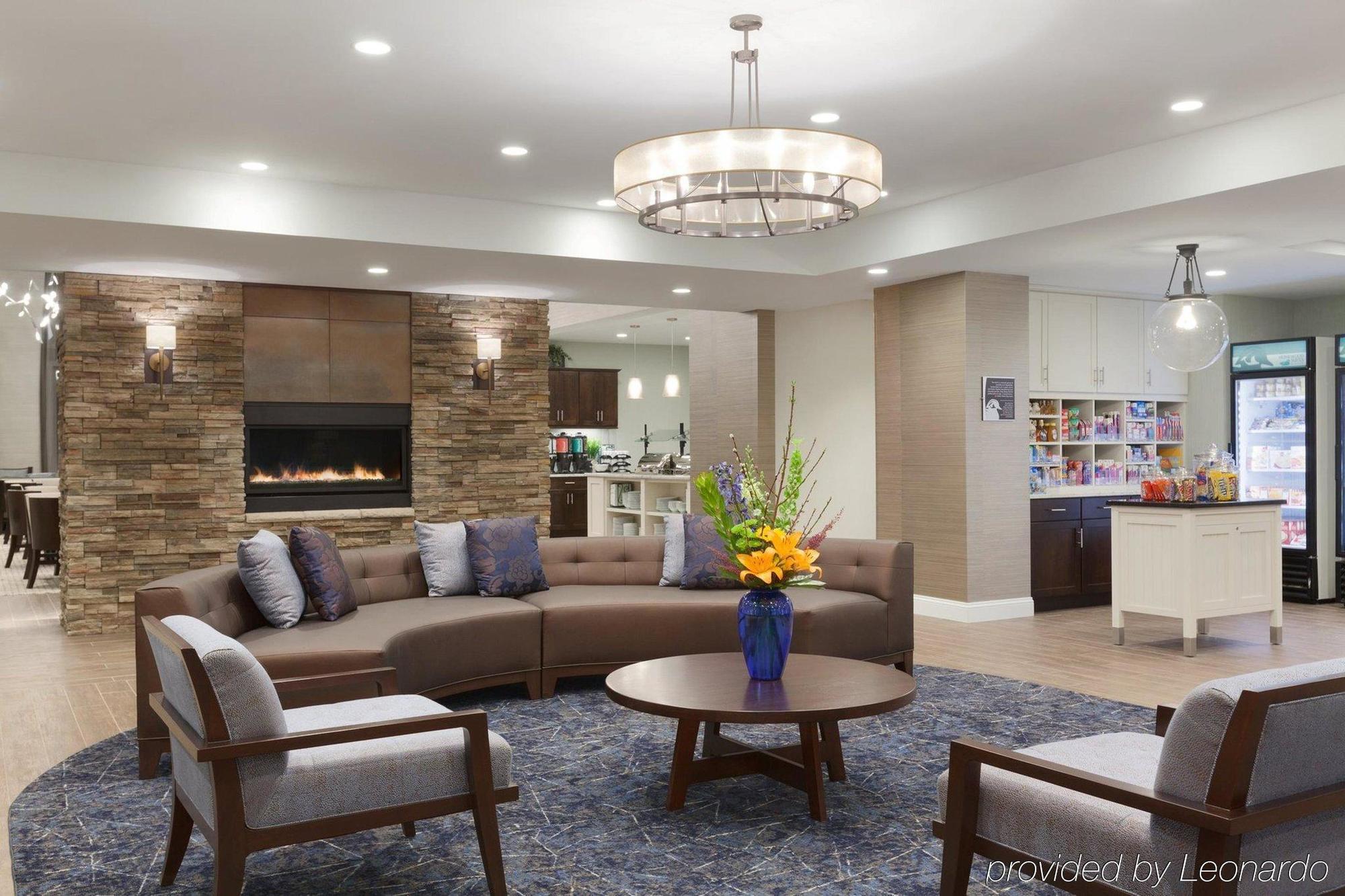 Comfort Inn & Suites Burlington Bagian luar foto