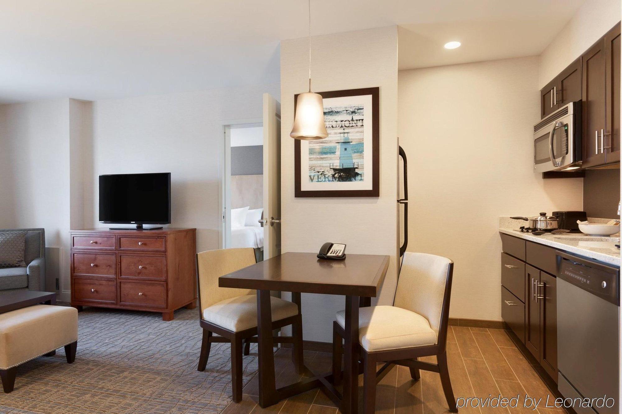 Comfort Inn & Suites Burlington Bagian luar foto