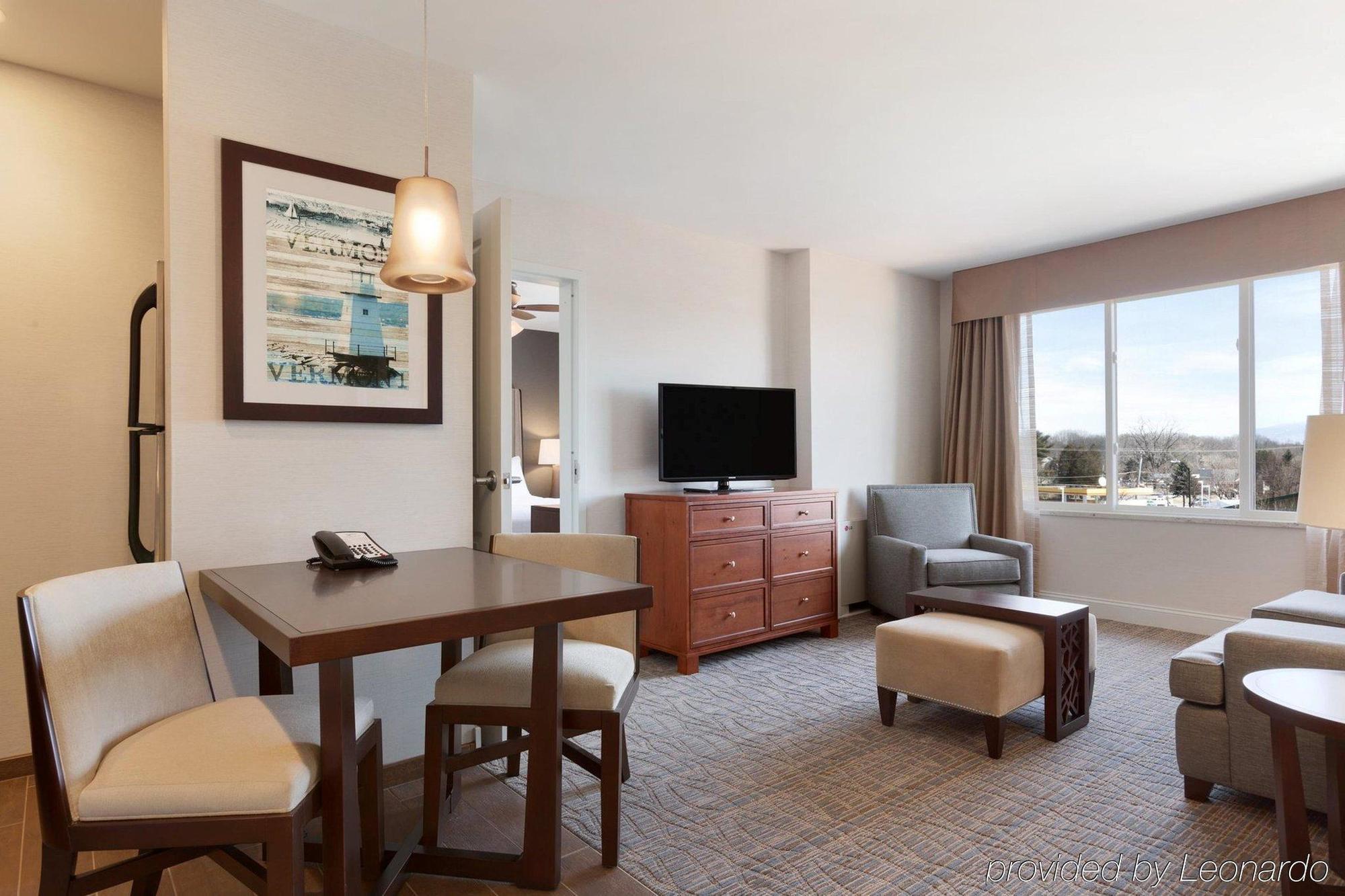 Comfort Inn & Suites Burlington Bagian luar foto