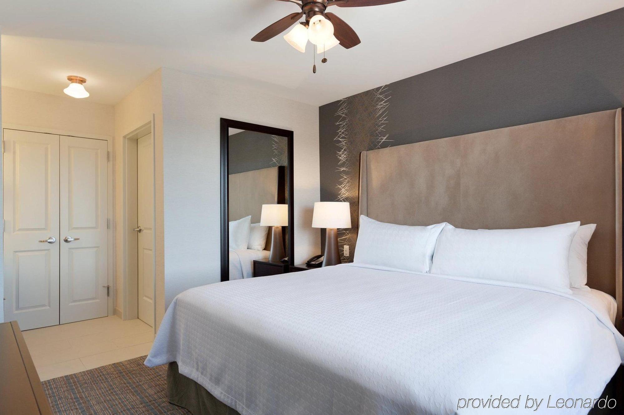Comfort Inn & Suites Burlington Bagian luar foto