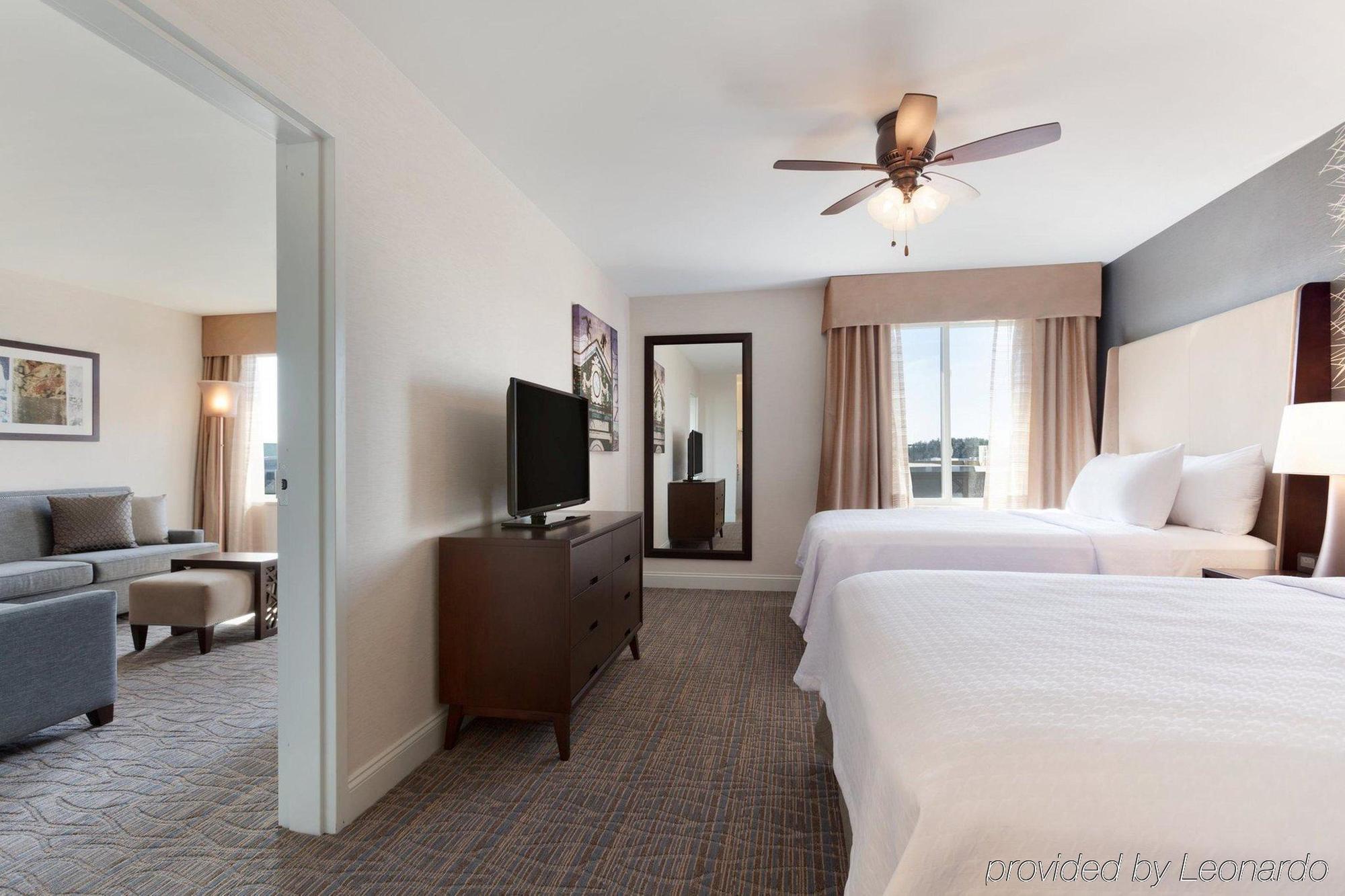 Comfort Inn & Suites Burlington Bagian luar foto