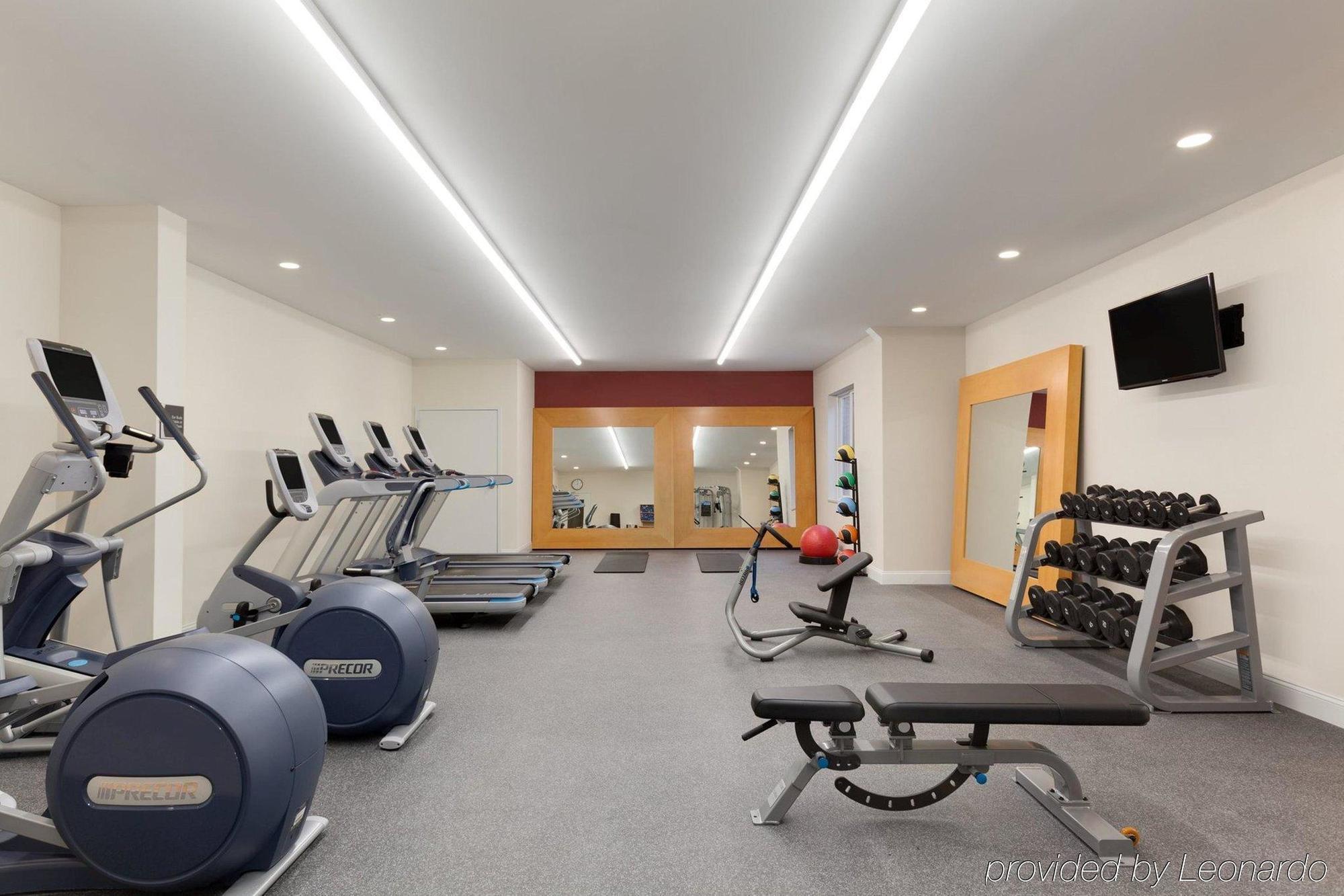 Comfort Inn & Suites Burlington Bagian luar foto